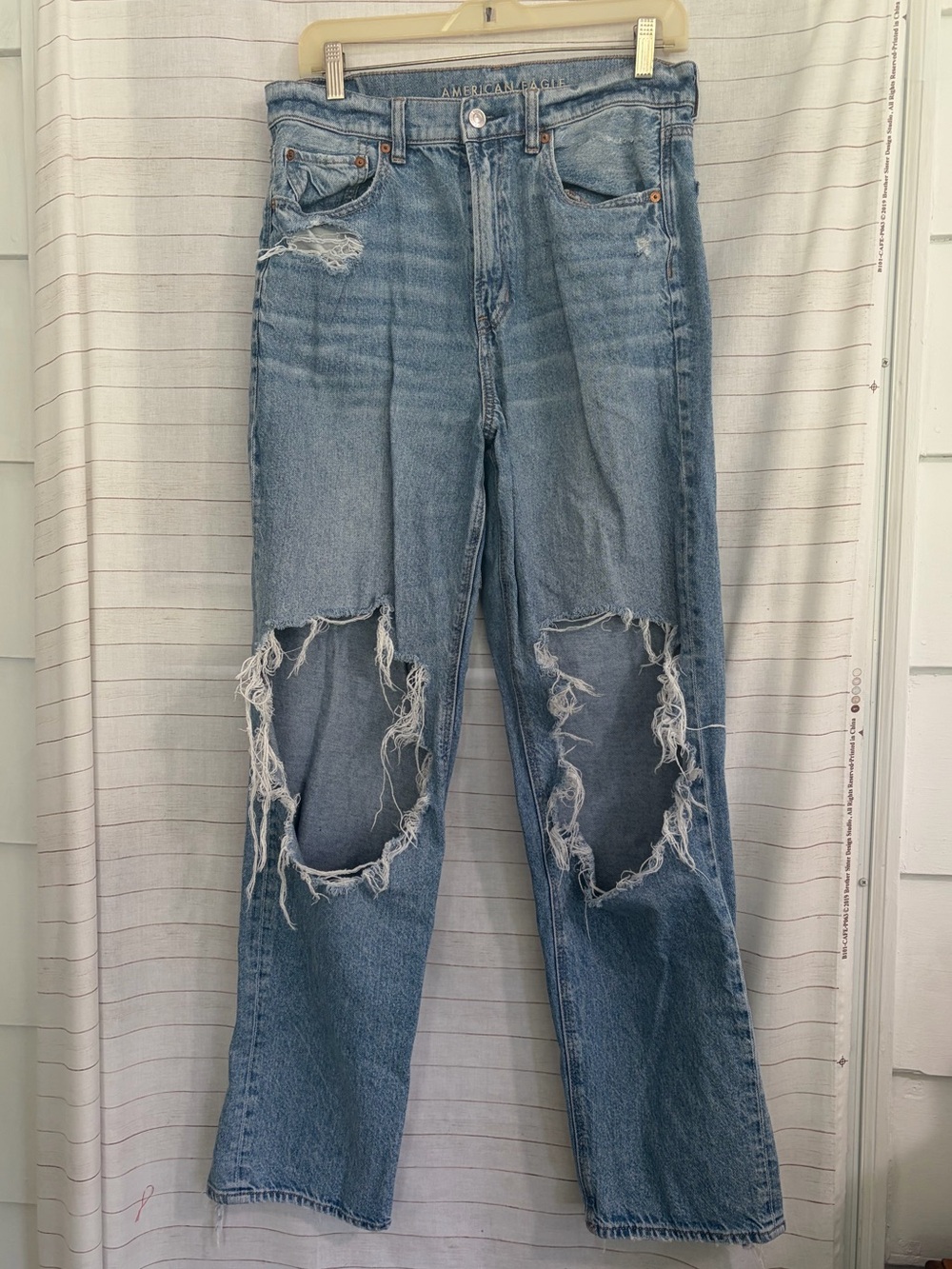 American Eagle Outfitters Light Wash Distressed Straight-Leg Jeans